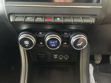 Renault Captur TCe Iconic - Thumb 11