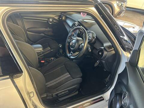 MINI Hatch 1.5 Cooper Sport Hatchback 5dr Petrol Manual Euro 6 (s/s) (136 ps) - U10504
