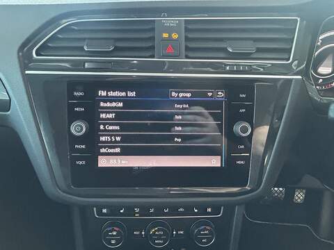 Volkswagen Tiguan 2.0 TDI SEL SUV 5dr Diesel DSG 4Motion Euro 6 (s/s) (190 ps) - U10509