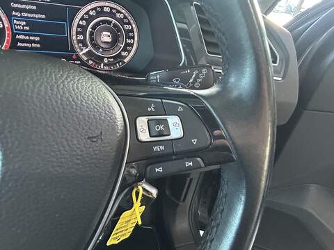 Volkswagen Tiguan 2.0 TDI SEL SUV 5dr Diesel DSG 4Motion Euro 6 (s/s) (190 ps) - U10509