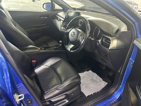 Toyota C-HR 1.8 VVT-h Dynamic SUV 5dr Petrol Hybrid CVT Euro 6 (s/s) (122 ps) - U10514