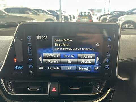 Toyota C-HR 1.8 VVT-h Dynamic SUV 5dr Petrol Hybrid CVT Euro 6 (s/s) (122 ps) - U10514