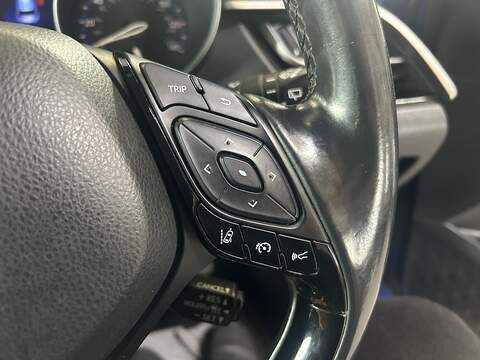 Toyota C-HR 1.8 VVT-h Dynamic SUV 5dr Petrol Hybrid CVT Euro 6 (s/s) (122 ps) - U10514
