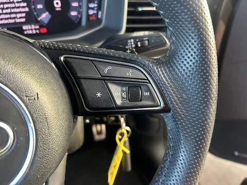 Audi A1 2.0 TFSI 40 S line Competition Sportback 5dr Petrol S Tronic Euro 6 (s/s) (200 ps) - U10519