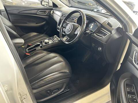 MG MG5 61.1kWh Exclusive Long Range Estate 5dr Electric Auto (156 ps) - U10520