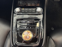 MG MG5 Exclusive Long Range - Thumb 12