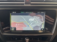 MG MG5 Exclusive Long Range - Thumb 17