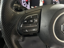 MG MG5 Exclusive - Thumb 18