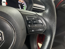 MG MG5 Exclusive - Thumb 19