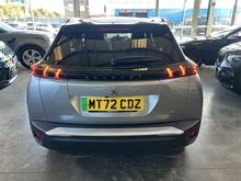 Peugeot E-2008 GT - Thumb 5