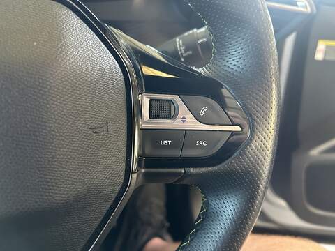 Peugeot E-2008 50kWh GT SUV 5dr Electric Auto (7kW Charger) (136 ps) - U10523