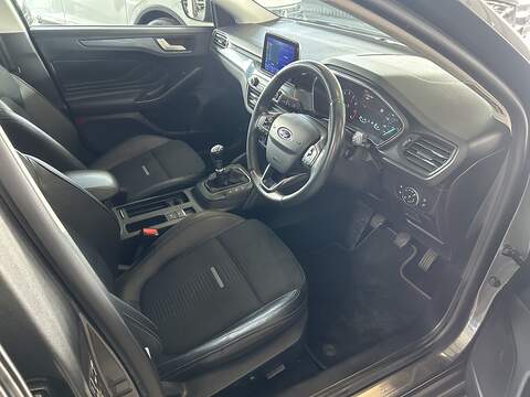 Ford Focus 1.0T EcoBoost Active X Estate 5dr Petrol Manual Euro 6 (s/s) (125 ps) - U10529