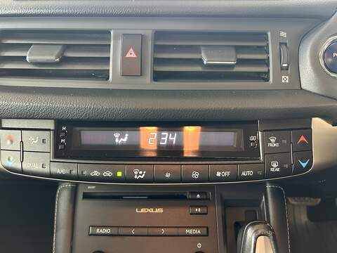 Lexus CT 1.8 200h Sport Hatchback 5dr Petrol Hybrid CVT Euro 6 (s/s) (136 ps) - U10530