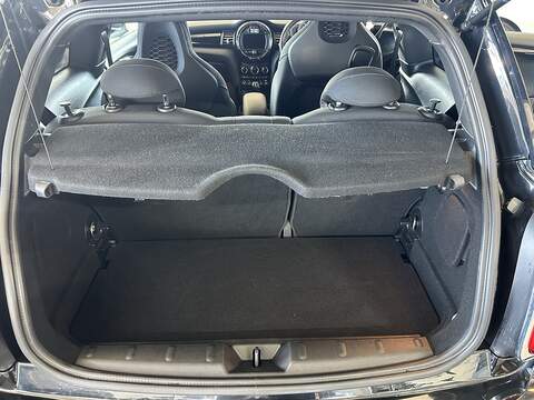 MINI Hatch 1.5 Cooper Sport Hatchback 3dr Petrol Manual Euro 6 (s/s) (136 ps) - U10536