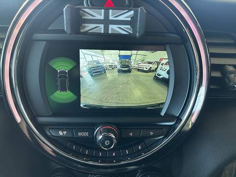 MINI Hatch 1.5 Cooper Sport Hatchback 3dr Petrol Manual Euro 6 (s/s) (136 ps) - U10536