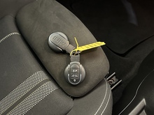 MINI Hatch Cooper Sport - Thumb 18