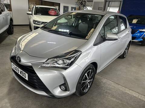 Toyota Yaris 1.5 VVT-i Icon Tech Hatchback 5dr Petrol Manual Euro 6 (111 ps) - U10538