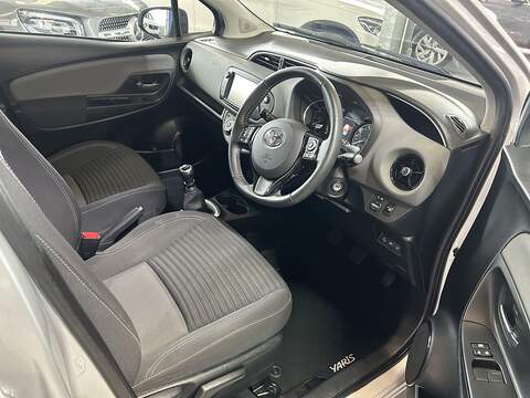 Toyota Yaris 1.5 VVT-i Icon Tech Hatchback 5dr Petrol Manual Euro 6 (111 ps) - U10538