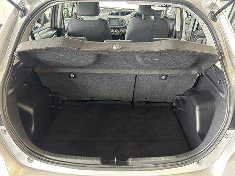 Toyota Yaris 1.5 VVT-i Icon Tech Hatchback 5dr Petrol Manual Euro 6 (111 ps) - U10538