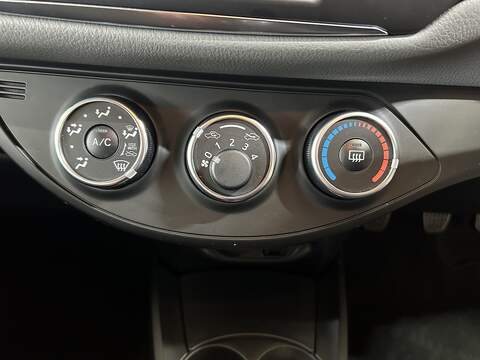 Toyota Yaris 1.5 VVT-i Icon Tech Hatchback 5dr Petrol Manual Euro 6 (111 ps) - U10538