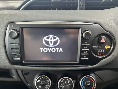 Toyota Yaris 1.5 VVT-i Icon Tech Hatchback 5dr Petrol Manual Euro 6 (111 ps) - U10538
