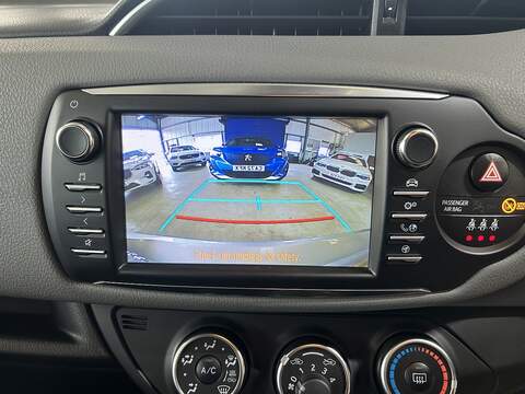 Toyota Yaris 1.5 VVT-i Icon Tech Hatchback 5dr Petrol Manual Euro 6 (111 ps) - U10538