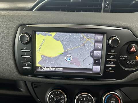 Toyota Yaris 1.5 VVT-i Icon Tech Hatchback 5dr Petrol Manual Euro 6 (111 ps) - U10538