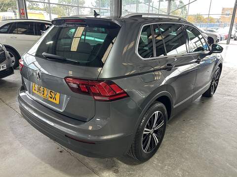 Volkswagen Tiguan 2.0 TDI SE Navigation SUV 5dr Diesel Manual Euro 6 (s/s) (150 ps) - U10542