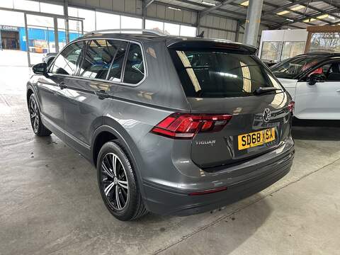Volkswagen Tiguan 2.0 TDI SE Navigation SUV 5dr Diesel Manual Euro 6 (s/s) (150 ps) - U10542