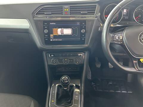 Volkswagen Tiguan 2.0 TDI SE Navigation SUV 5dr Diesel Manual Euro 6 (s/s) (150 ps) - U10542