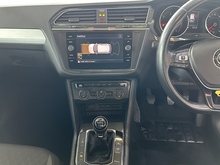 Volkswagen Tiguan TDI SE Navigation - Thumb 9