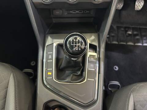 Volkswagen Tiguan 2.0 TDI SE Navigation SUV 5dr Diesel Manual Euro 6 (s/s) (150 ps) - U10542