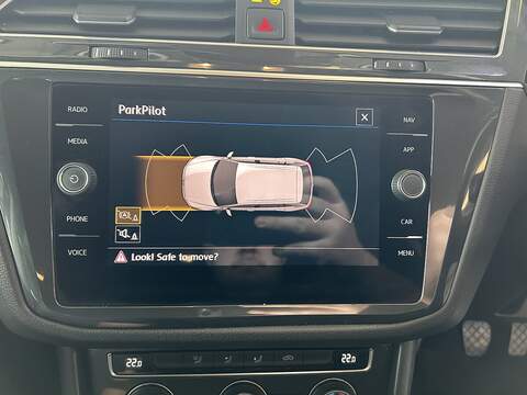 Volkswagen Tiguan 2.0 TDI SE Navigation SUV 5dr Diesel Manual Euro 6 (s/s) (150 ps) - U10542