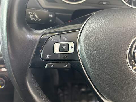 Volkswagen Tiguan 2.0 TDI SE Navigation SUV 5dr Diesel Manual Euro 6 (s/s) (150 ps) - U10542