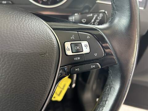 Volkswagen Tiguan 2.0 TDI SE Navigation SUV 5dr Diesel Manual Euro 6 (s/s) (150 ps) - U10542