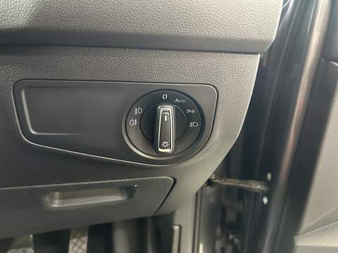 Volkswagen Tiguan 2.0 TDI SE Navigation SUV 5dr Diesel Manual Euro 6 (s/s) (150 ps) - U10542