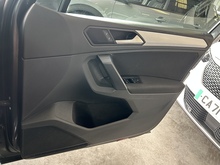 Volkswagen Tiguan TDI SE Navigation - Thumb 20