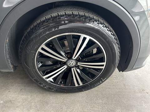 Volkswagen Tiguan 2.0 TDI SE Navigation SUV 5dr Diesel Manual Euro 6 (s/s) (150 ps) - U10542