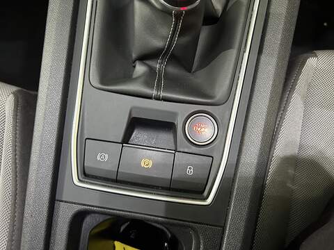 SEAT Leon 1.0 TSI EVO SE Dynamic Hatchback 5dr Petrol Manual Euro 6 (s/s) (110 ps) - U10544