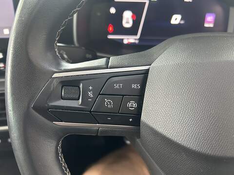 SEAT Leon 1.0 TSI EVO SE Dynamic Hatchback 5dr Petrol Manual Euro 6 (s/s) (110 ps) - U10544