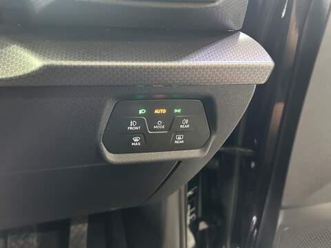 SEAT Leon 1.0 TSI EVO SE Dynamic Hatchback 5dr Petrol Manual Euro 6 (s/s) (110 ps) - U10544