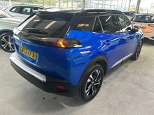 Peugeot E-2008 GT - Thumb 3