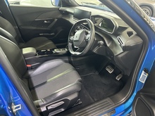 Peugeot E-2008 GT - Thumb 6