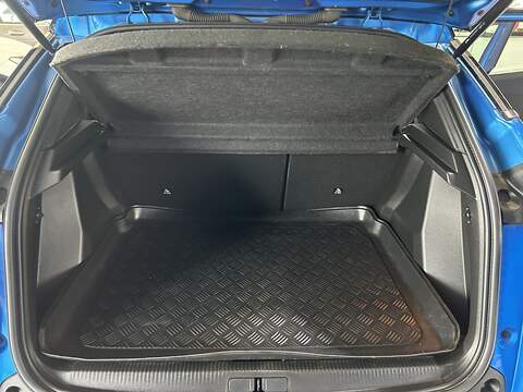 Peugeot E-2008 50kWh GT SUV 5dr Electric Auto (7kW Charger) (136 ps) - U10549