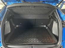 Peugeot E-2008 GT - Thumb 8