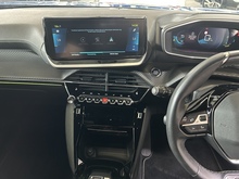 Peugeot E-2008 GT - Thumb 9