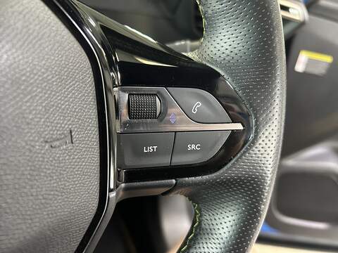 Peugeot E-2008 50kWh GT SUV 5dr Electric Auto (7kW Charger) (136 ps) - U10549