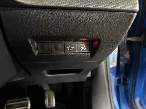 Peugeot E-2008 50kWh GT SUV 5dr Electric Auto (7kW Charger) (136 ps) - U10549