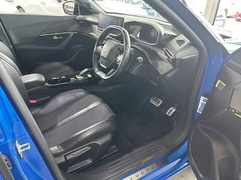 Peugeot E-2008 50kWh GT SUV 5dr Electric Auto (136 ps) - U10551