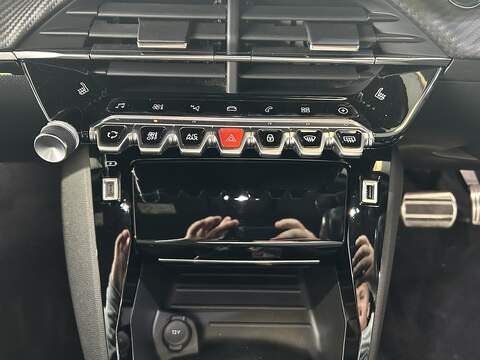 Peugeot E-2008 50kWh GT SUV 5dr Electric Auto (136 ps) - U10551